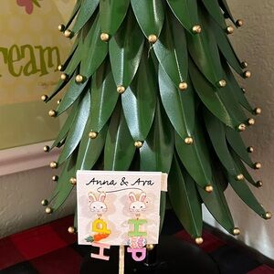 Anna & Ava Green Bunny Hip Hop Drop Earrings NWT #JW7